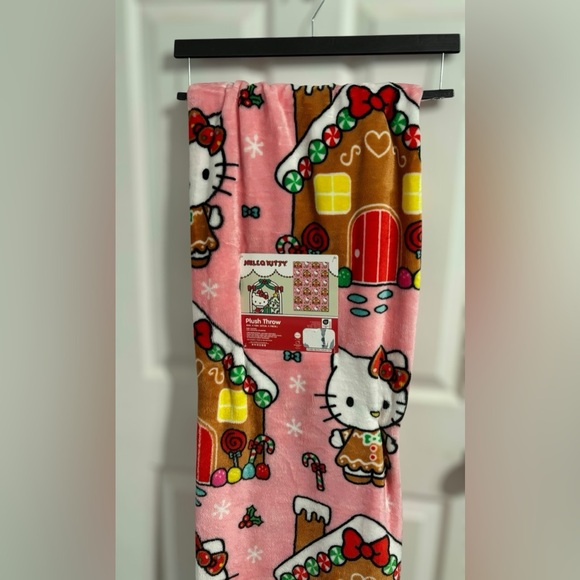 Hello Kitty Christmas Gingerbread House Pink Blanket - Picture 1 of 4